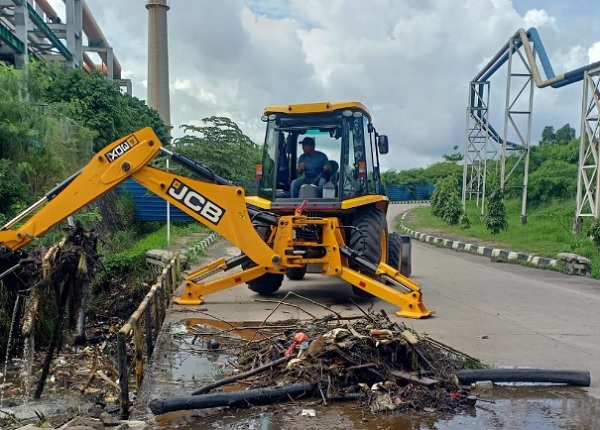pembersihan saluran air