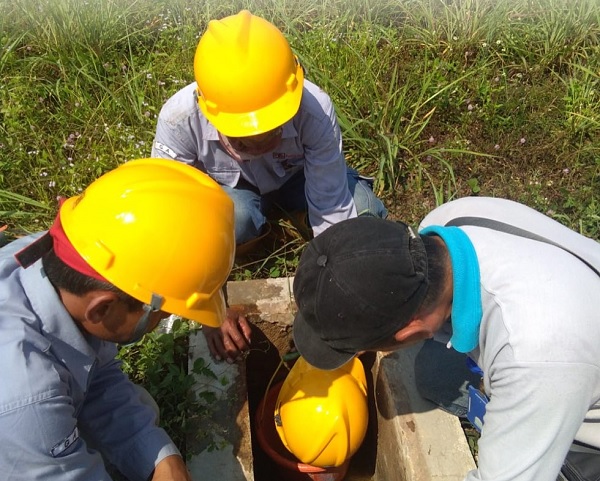 penggantian pipa pabrik kos