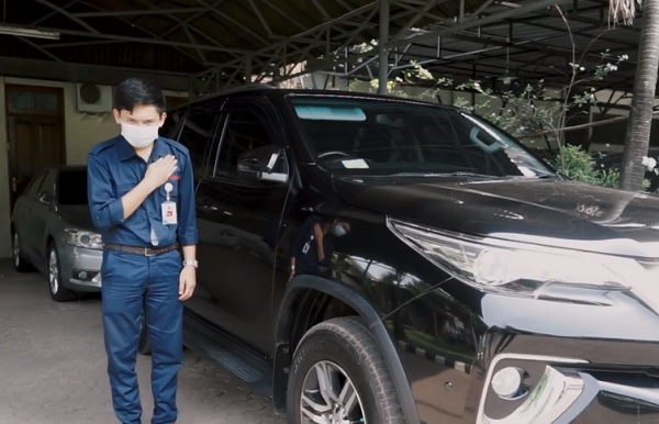 sopir profesional terlatih